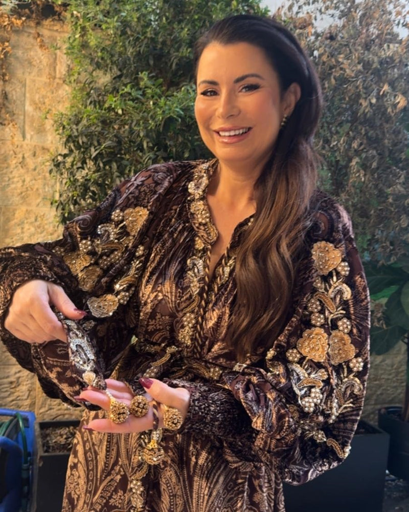 שמלת קטיפה מודפסת שילוב אפליקציות פנינים ואבנים